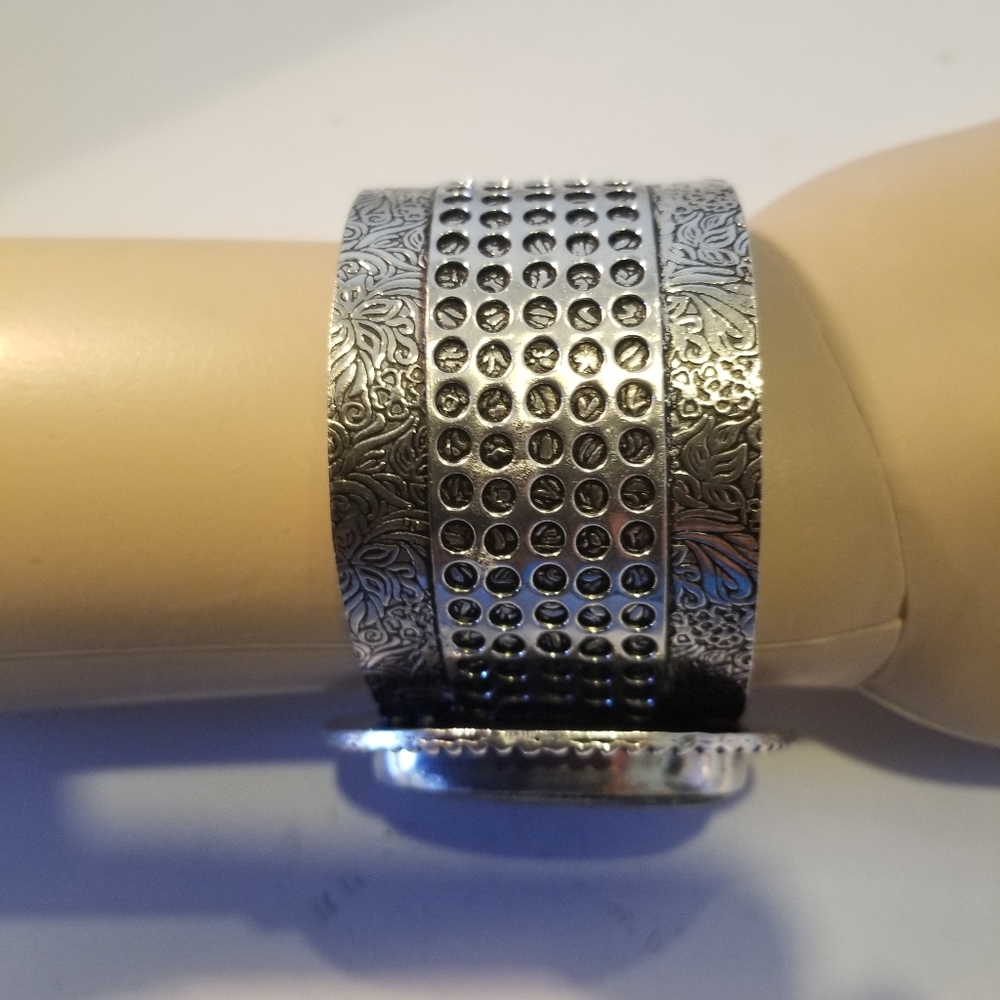 MAGNETIC BRACELET NWOT - Picture 10 of 16